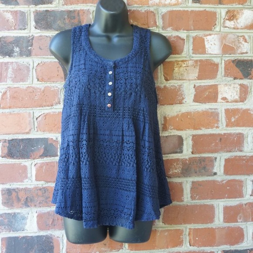 New Directions Navy Lace Sleeveless Blouse